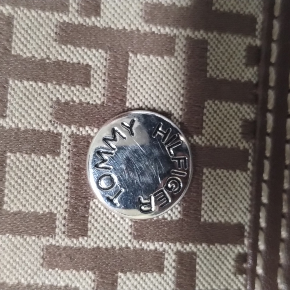 Tommy Hilfiger (taken offers) - Picture 4 of 4